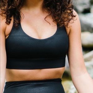 Zyia active black venom strappy bra